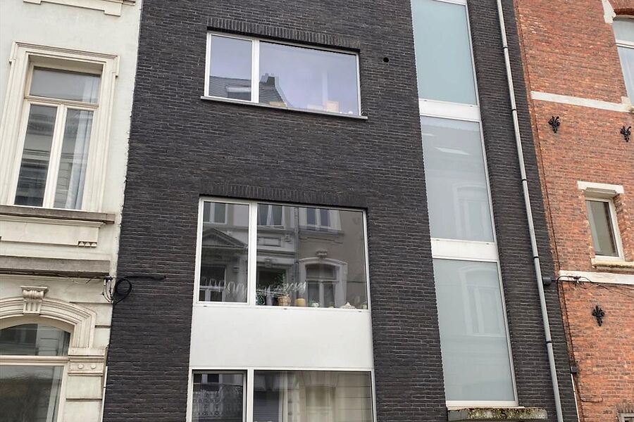 Goed gelegen volledig vernieuwd 1 slaapkamer appartement. 