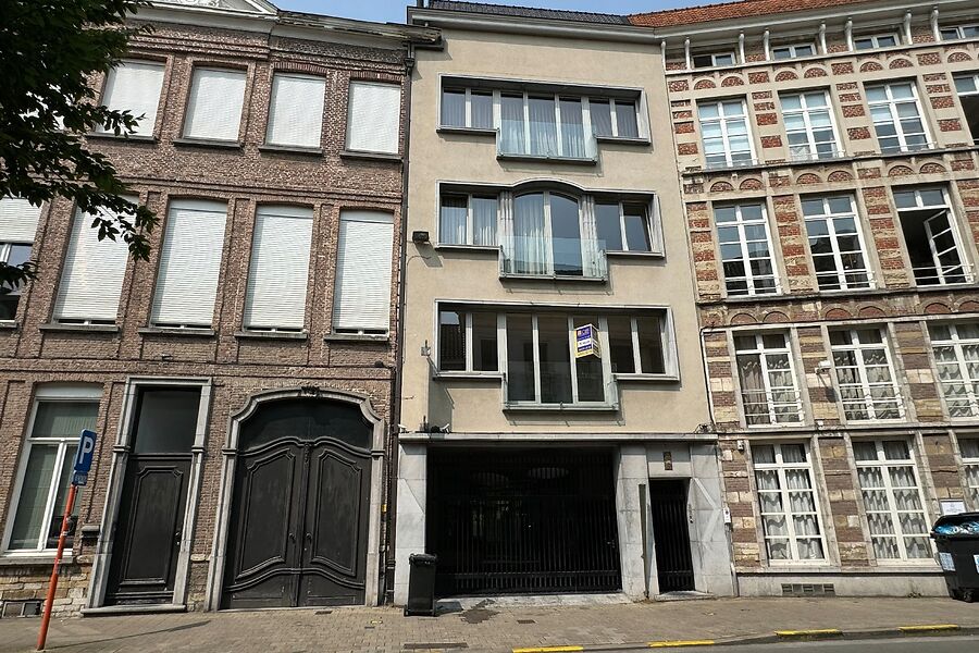 Ruim appartement met 2 slpk. op centrale ligging.