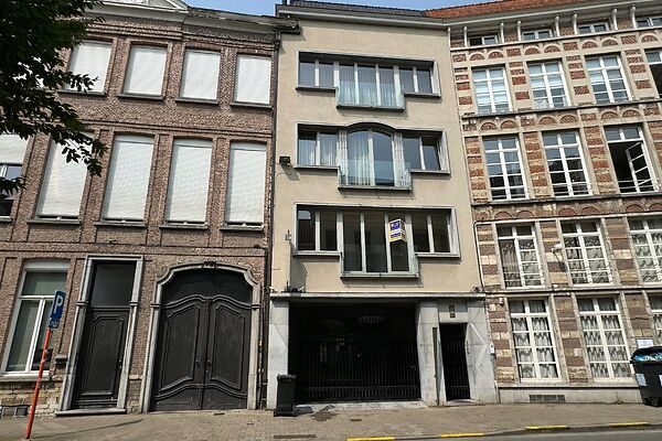 Ruim appartement met 2 slpk. op centrale ligging.